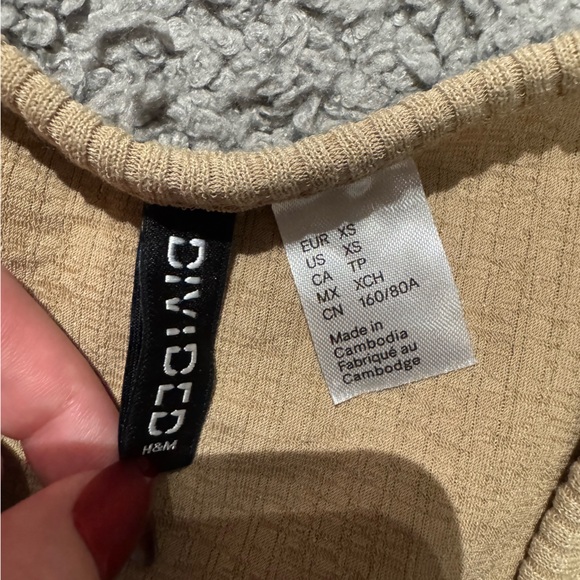 H&M long sleeve - Picture 3 of 4